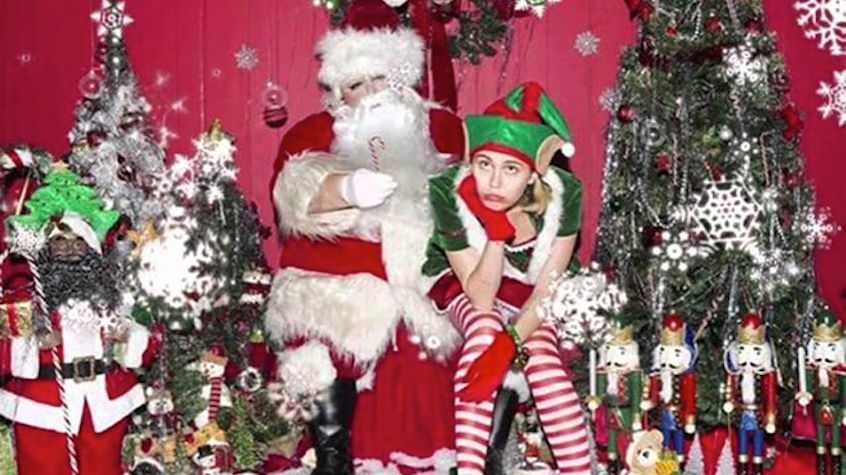 Buon Natale Song.Miley Cyrus E I Flaming Lips Ti Augurano Buon Natale Ascolta My Sad Christmas Song Indieforbunnies