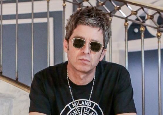 Noel Gallagher’s High Flying Birds – Who Built The Moon ?