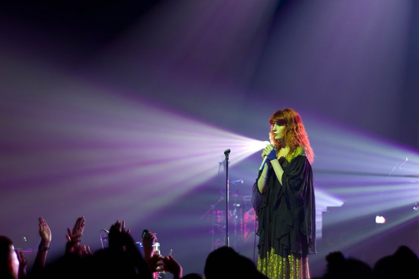 Florence and the Machine: una canzone per Tim Burton. Ascolta “Wish That You Were Here”