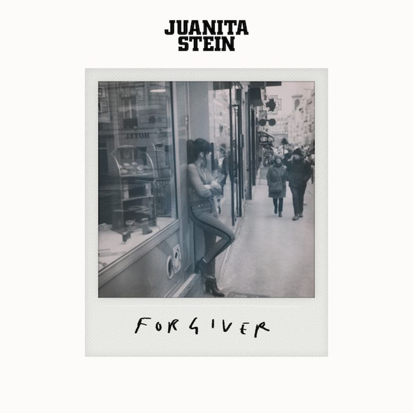 Secondo album solista per Juanita Stein ad agosto: ecco il singolo “Forgiver”, scritto insieme a Brandon Flowers dei Killers