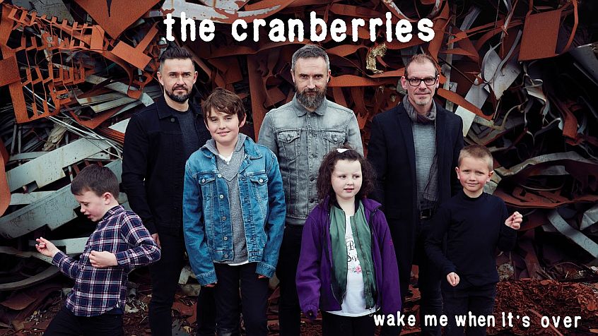 Il nuovo singolo dei Cranberries si chiama “Wake Me When It’s Over”