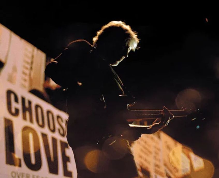 Roger Waters svela il film-concerto “Us + Them”