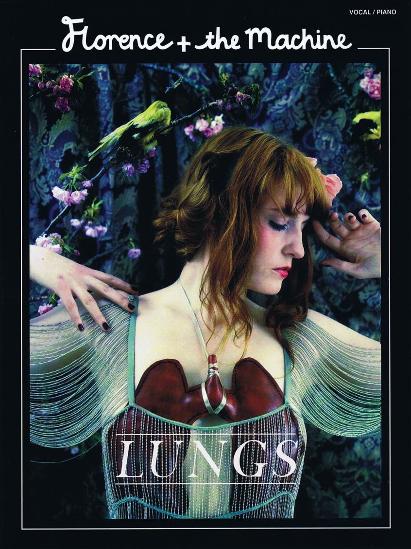 Esce oggi la versione deluxe di “Lungs” di Florence + The Machine: andiamo a riprendere in mano quel lavoro