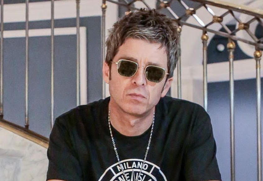 Noel Gallagher lancia una petizione per sciogliere i Foo Fighters che avevano lanciato una petizione per riunire gli Oasis