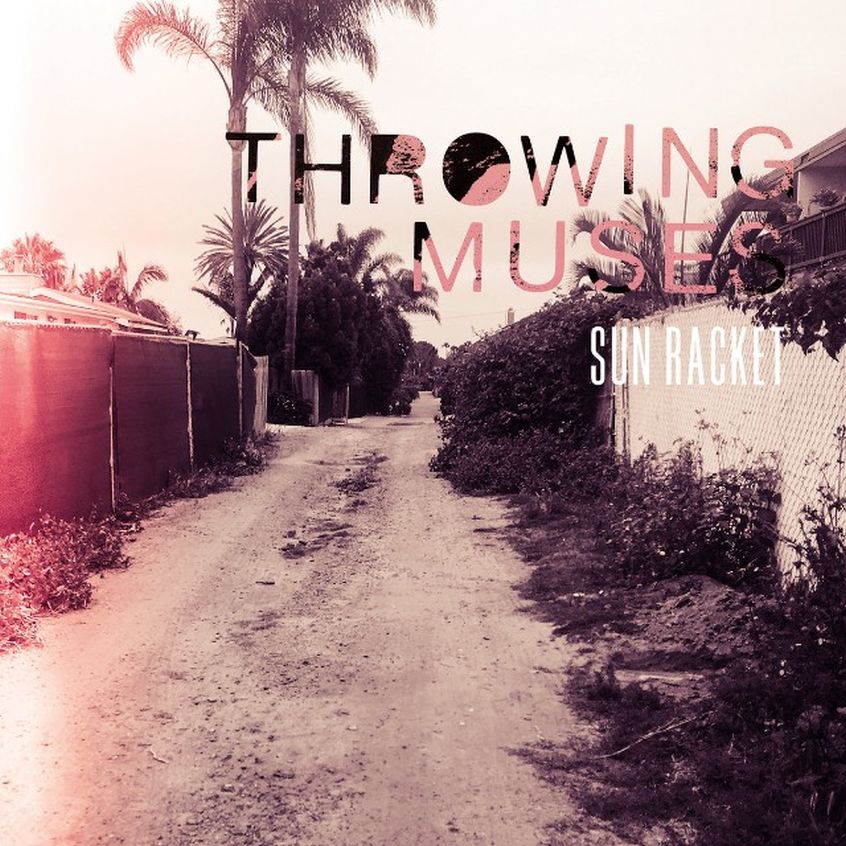 Throwing Muses: dopo 7 anni arriva il nuovo album. Ottimo il singolo “Dark Blue”