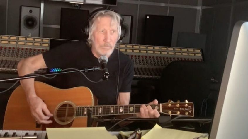 Anche Roger Waters rende omaggio a John Prine. Guarda la sua cover di “Paradise”.