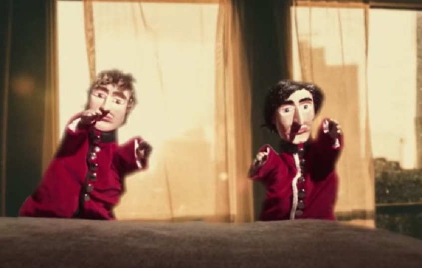 The Libertines hanno pubblicato il primo episodio del loro spettacolo di marionette intitolato “Skint And Minted”