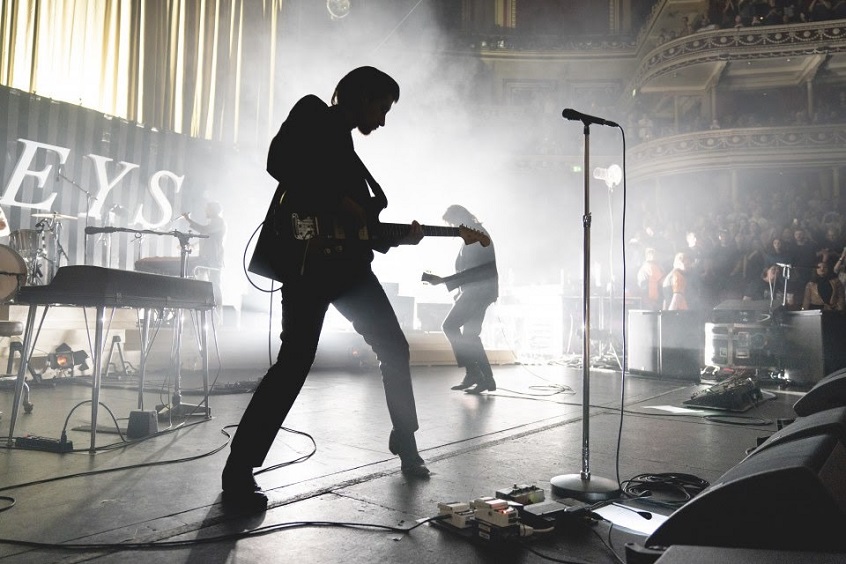 Arctic Monkeys, nuovo album benefico “Live At The Royal Albert Hall”