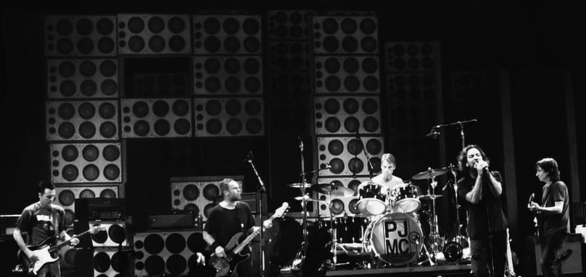 Pearl Jam: in streaming lo storico show del 29 aprile 2016 al Wells Fargo Center di Philadelphia