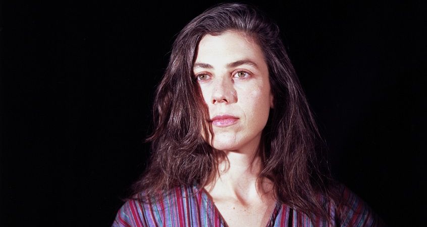 Julia Holter condivide il singolo “So Humble The Afternoon”