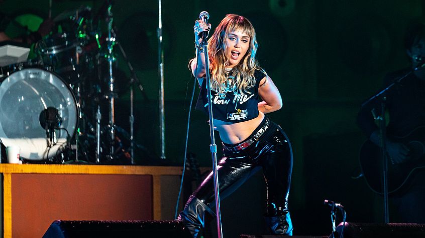 Miley Cyrus e’ al lavoro su un intero album di cover dei Metallica