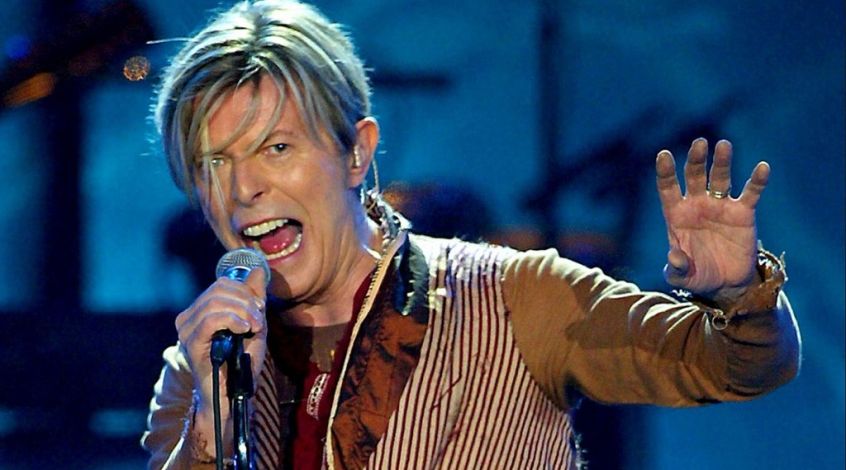 David Bowie alle prese con brani di John Lennon e Bob Dylan. Le cover saranno pubblicate a gennaio.