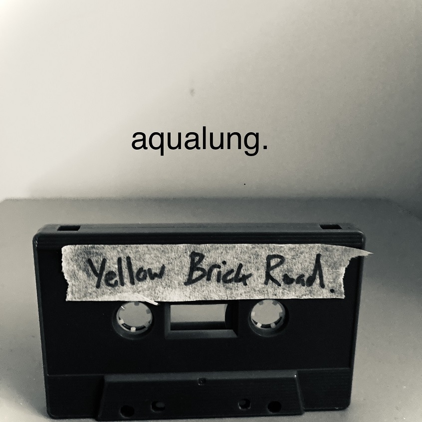 Aqualung, ascolta la cover di “Goodbye Yellow Brick Road” di Elton John