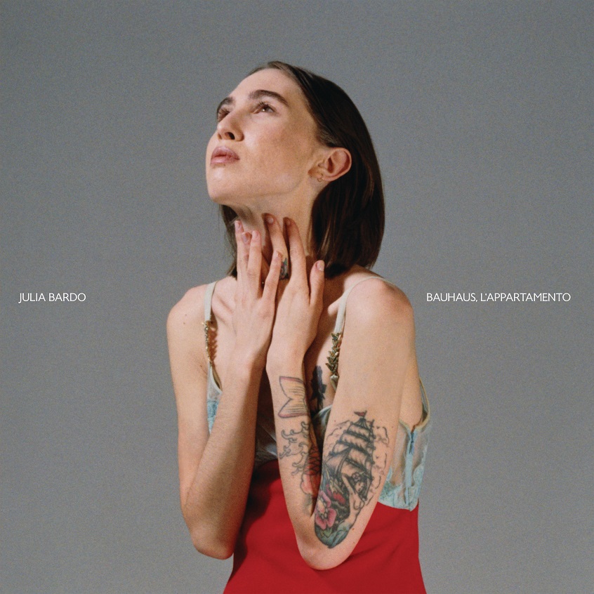 Il primo album di Julia Bardo esce a settembre. Guarda il video di “Do This To Me”