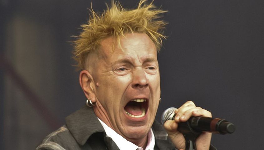 John Lydon ha perso la causa contro i Sex Pistols: la serie TV di Danny Boyle potra’ usare brani della band