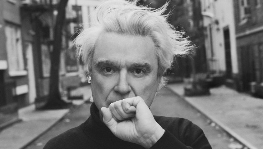 David Byrne ha raccolto i brani che lo commuovono nella nuova playlist “Songs That Make Me Cry”