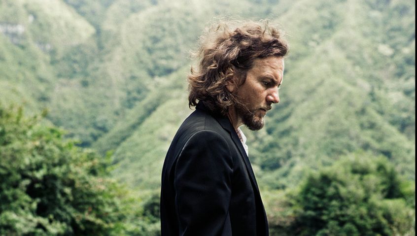 Eddie Vedder annuncia il suo nuovo album solista. Ascolta l’estratto “Long Way”.