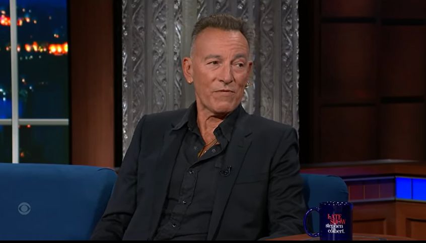 Guarda Bruce Springsteen suonare “The River” al Late Show di Stephen Colbert