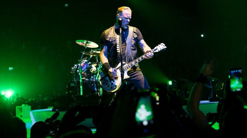 Ad un concerto dei Metallica una donna partorisce sulle note di “Enter Sandman”