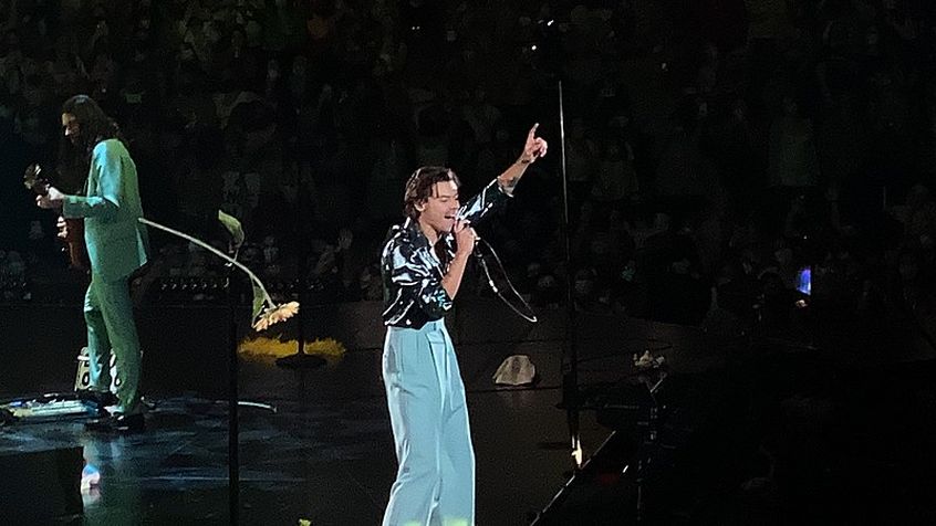 Harry Styles esegue una cover dei Wolf Alice con Ellie Rowsell