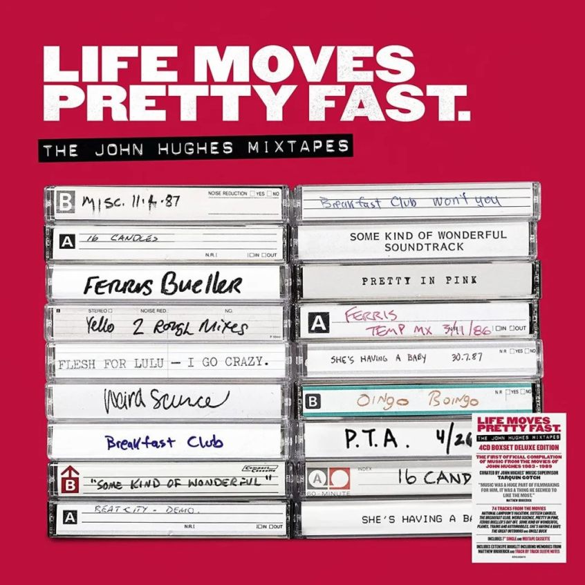 Fanatici degli anni ’80 e di John Hughes ecco il cofanetto definitivo con tutti i brani iconici dei suoi film: “Life Moves Pretty Fast: The John Hughes Mixtapes”