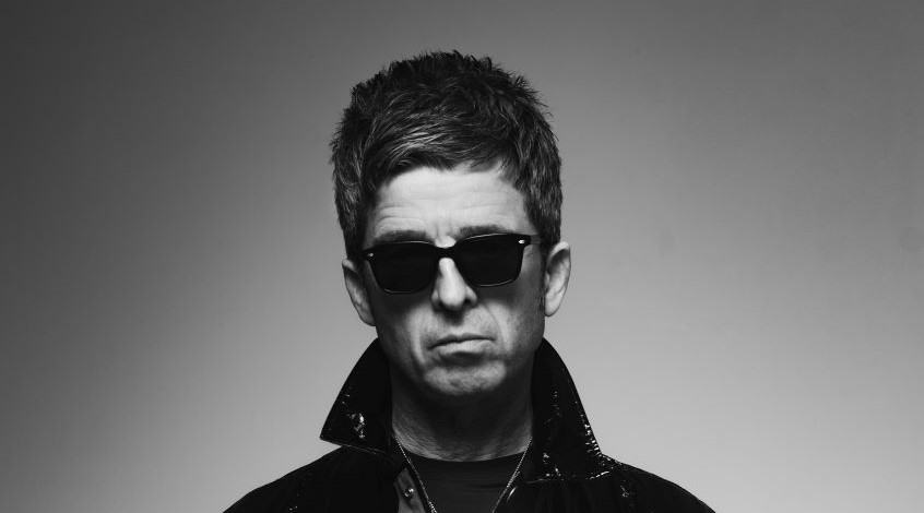 Noel Gallagher annuncia il nuovo disco “Council Skies”. Il nuovo estratto e’ “Easy Now”.