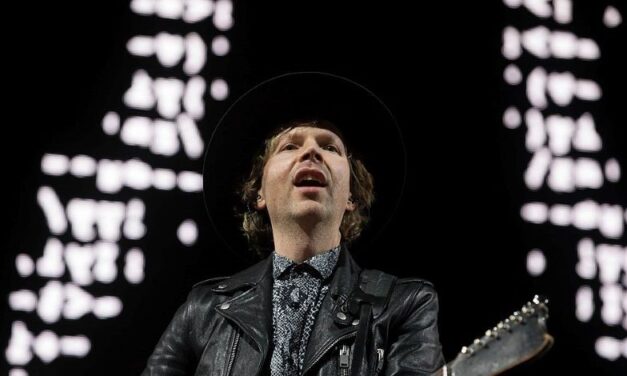 Beck condivide il nuovo brano “Thinking About You”
