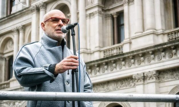 Brian Eno dopo i due concerti veneziani di ottobre porterà “The Ships” anche in Europa