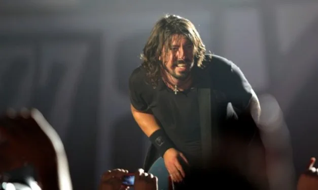 I Foo Fighters si fanno un giro al Saturday Night Live per eseguire 2 brani live