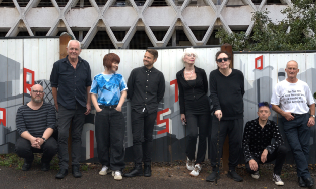 The Blue Aeroplanes tornano a novembre con un nuovo LP: ascolta il singolo “Silver Lounge”
